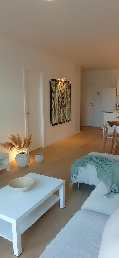 Apartment With Private Pool 斯普利特 外观 照片