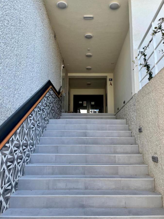 Apartment With Private Pool 斯普利特 外观 照片