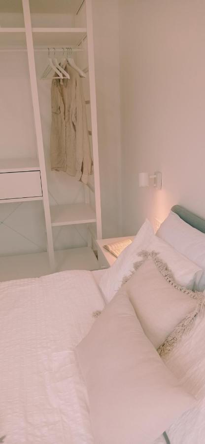 Apartment With Private Pool 斯普利特 外观 照片
