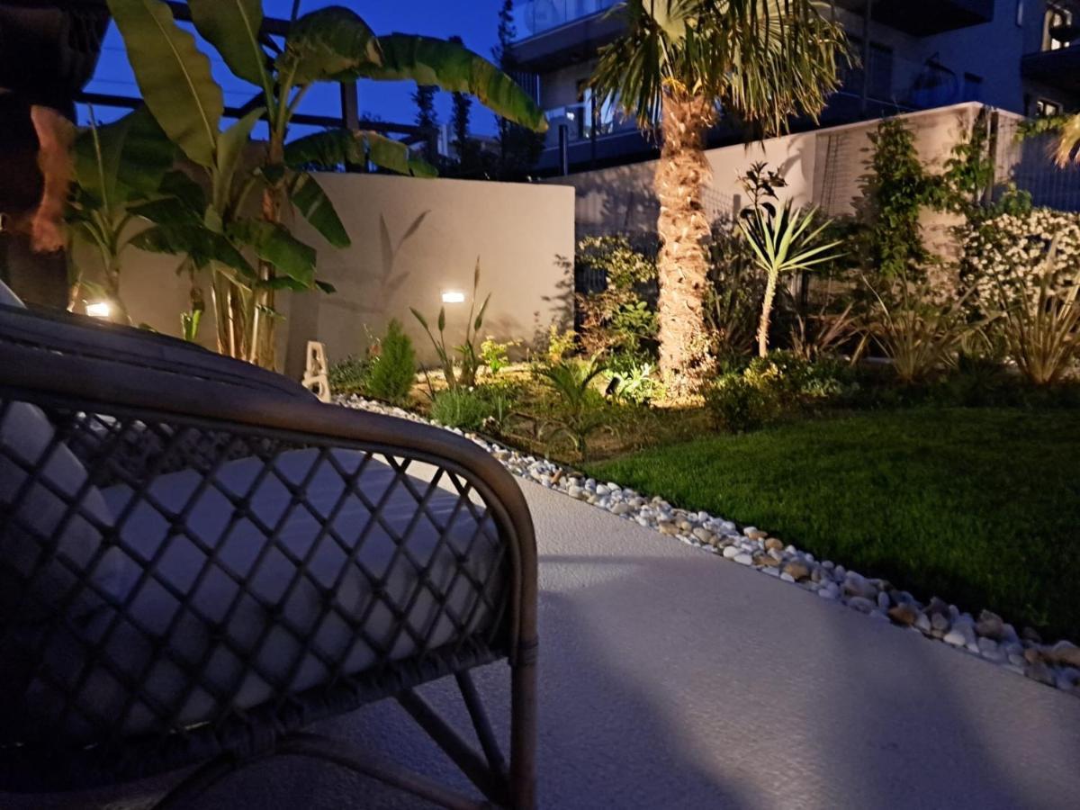 Apartment With Private Pool 斯普利特 外观 照片