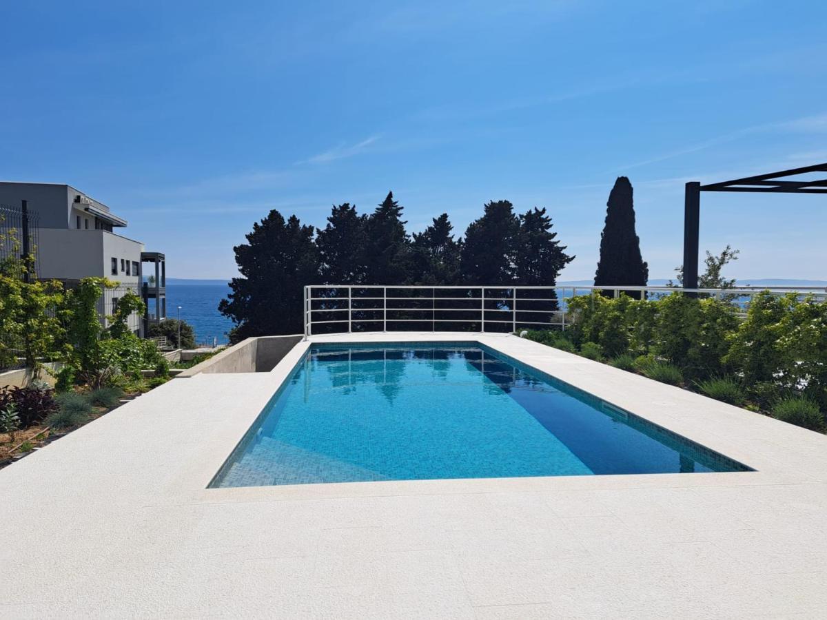 Apartment With Private Pool 斯普利特 外观 照片