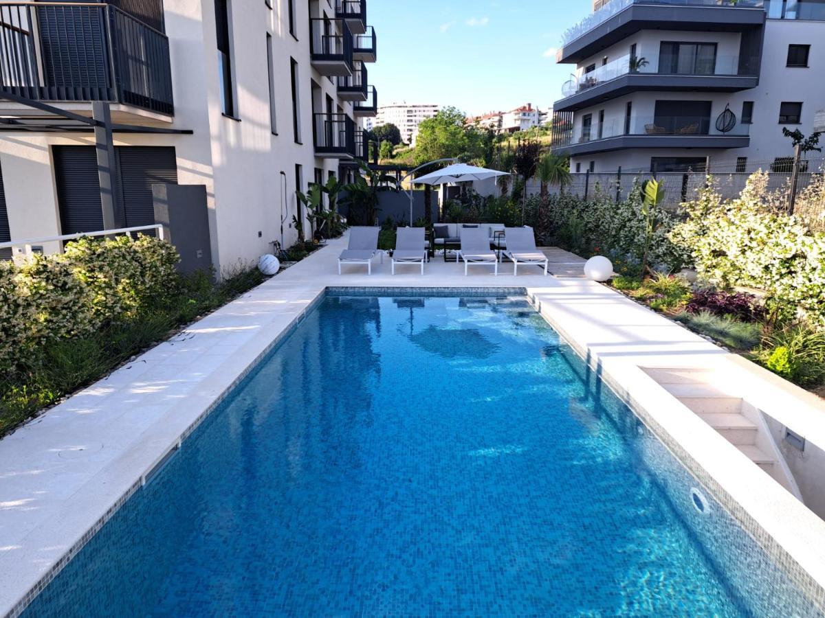 Apartment With Private Pool 斯普利特 外观 照片