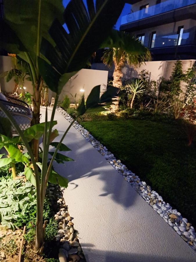 Apartment With Private Pool 斯普利特 外观 照片