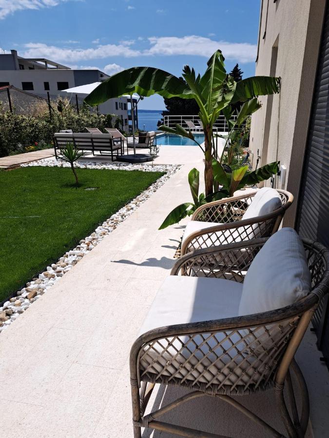 Apartment With Private Pool 斯普利特 外观 照片