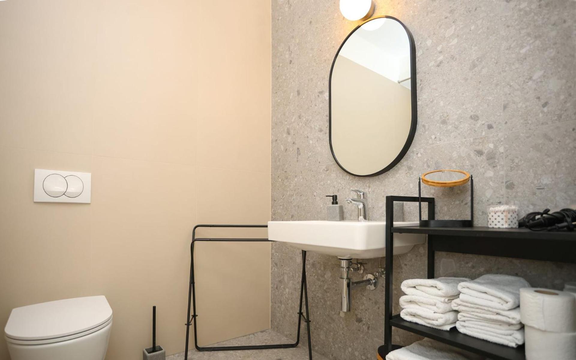 Apartment With Private Pool 斯普利特 外观 照片