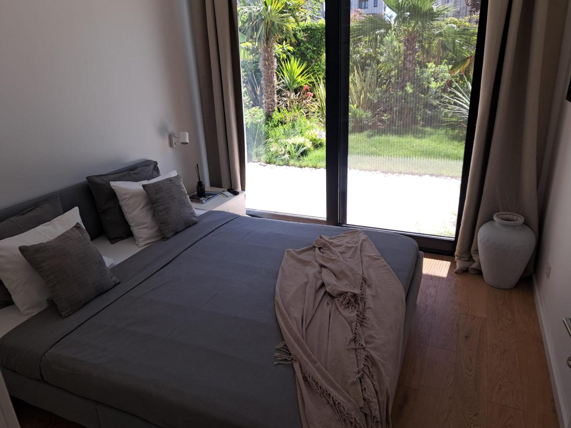 Apartment With Private Pool 斯普利特 外观 照片